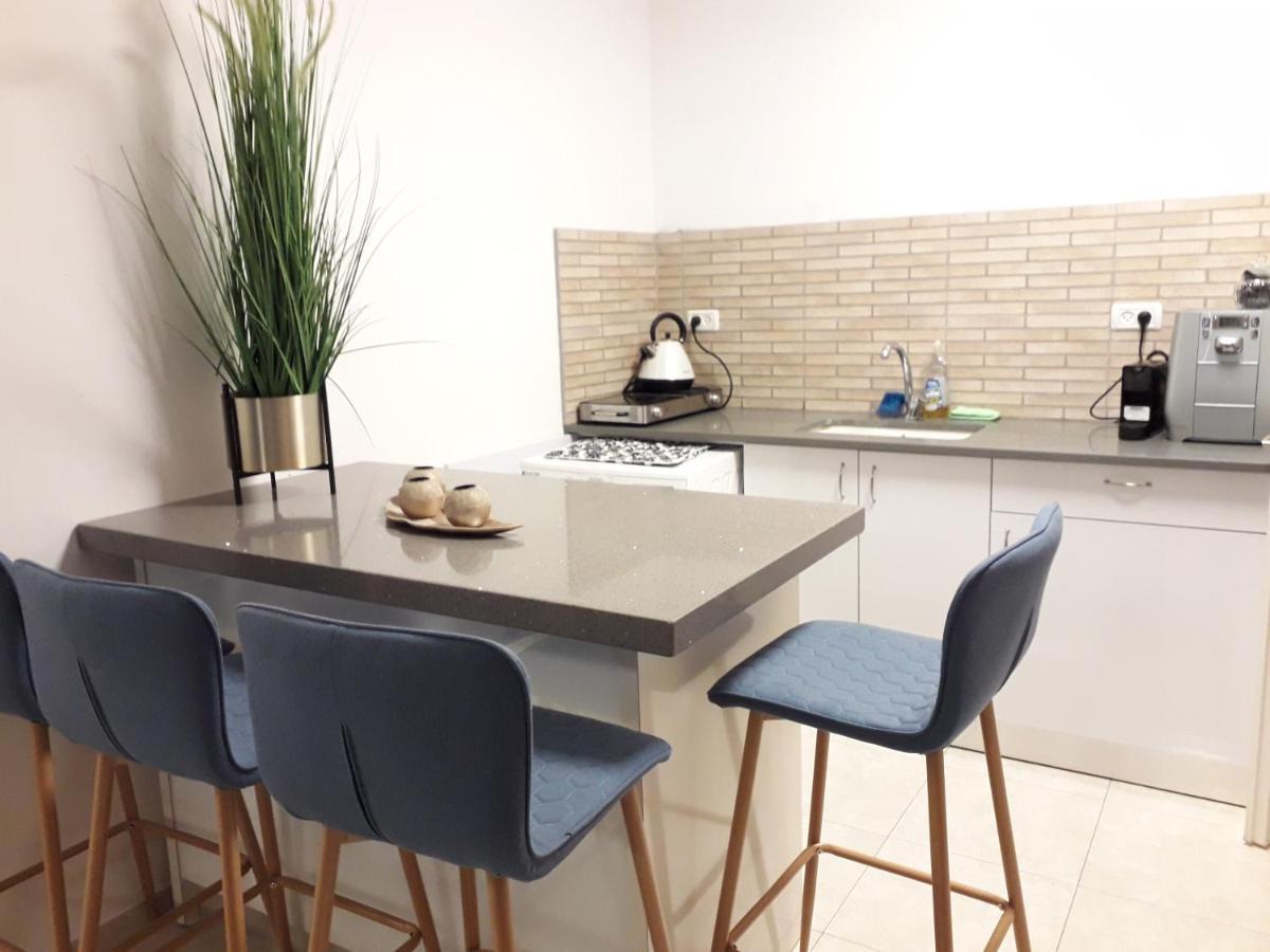 Bat Yam On The Beach Appartement Buitenkant foto