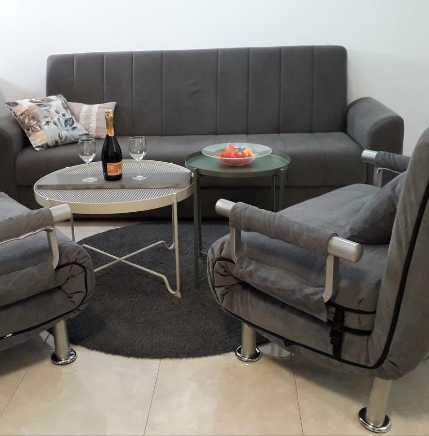 Bat Yam On The Beach Appartement Buitenkant foto
